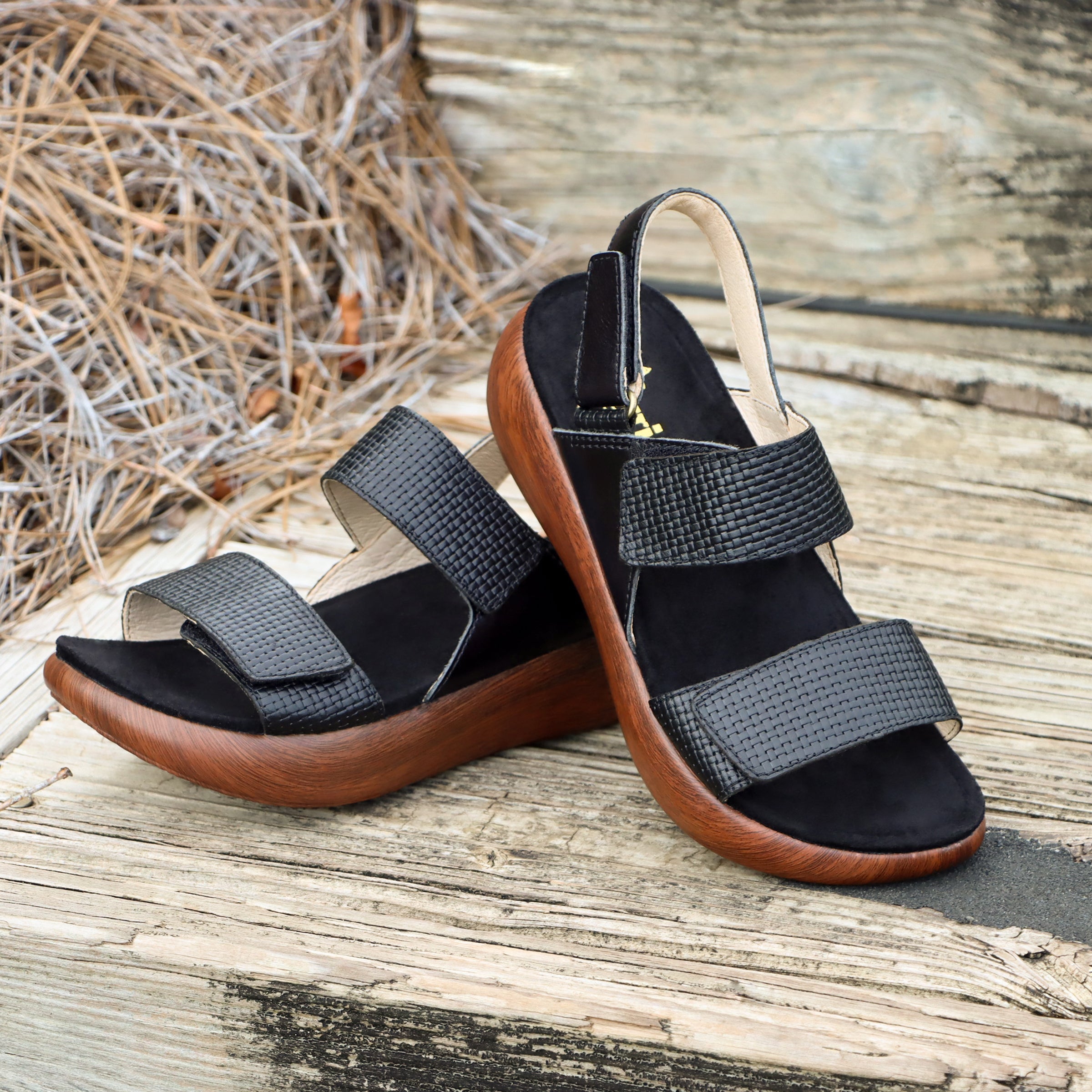 Bailee Woven Noir Sandal