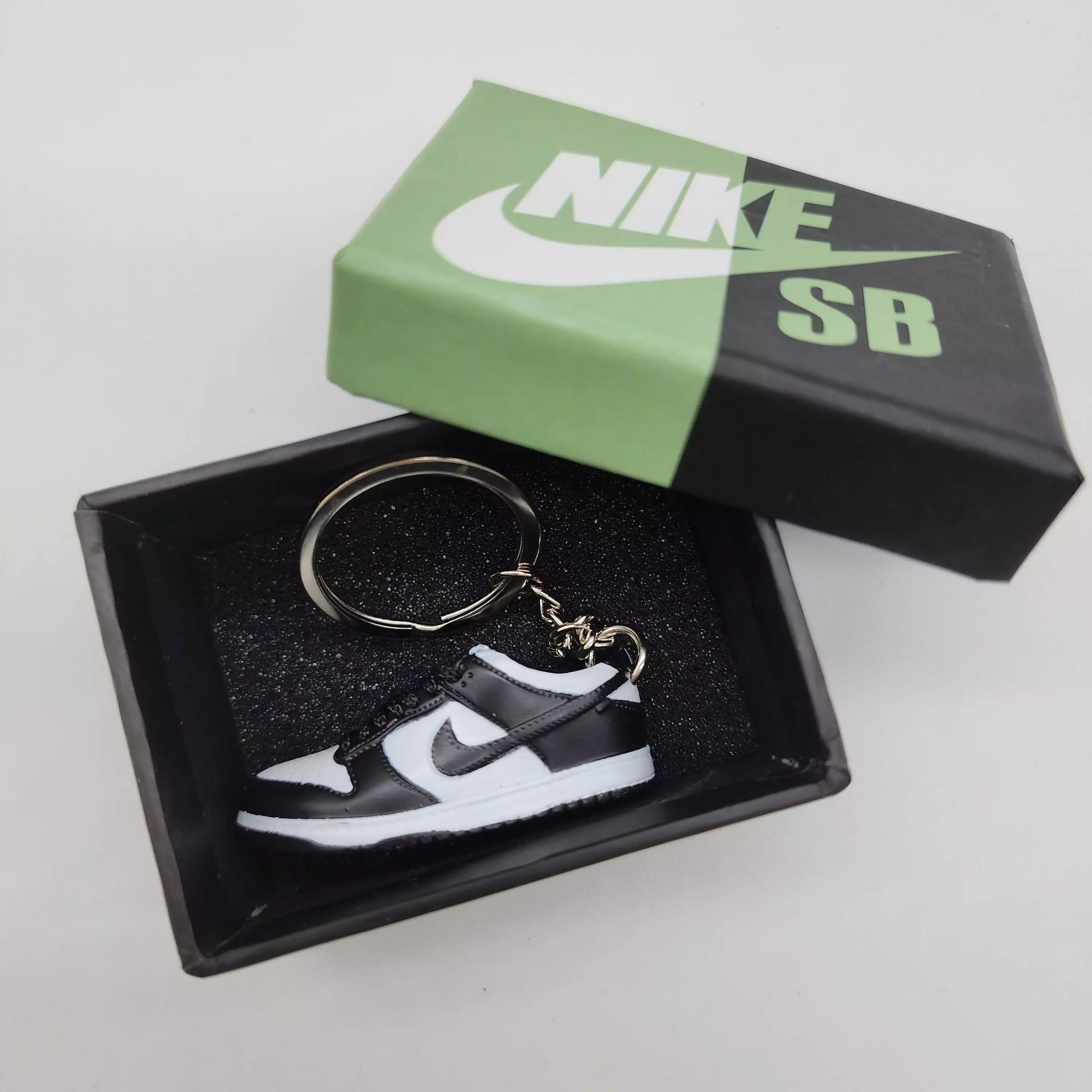 Mini Sneaker Keyring- Dunk (Black/White)