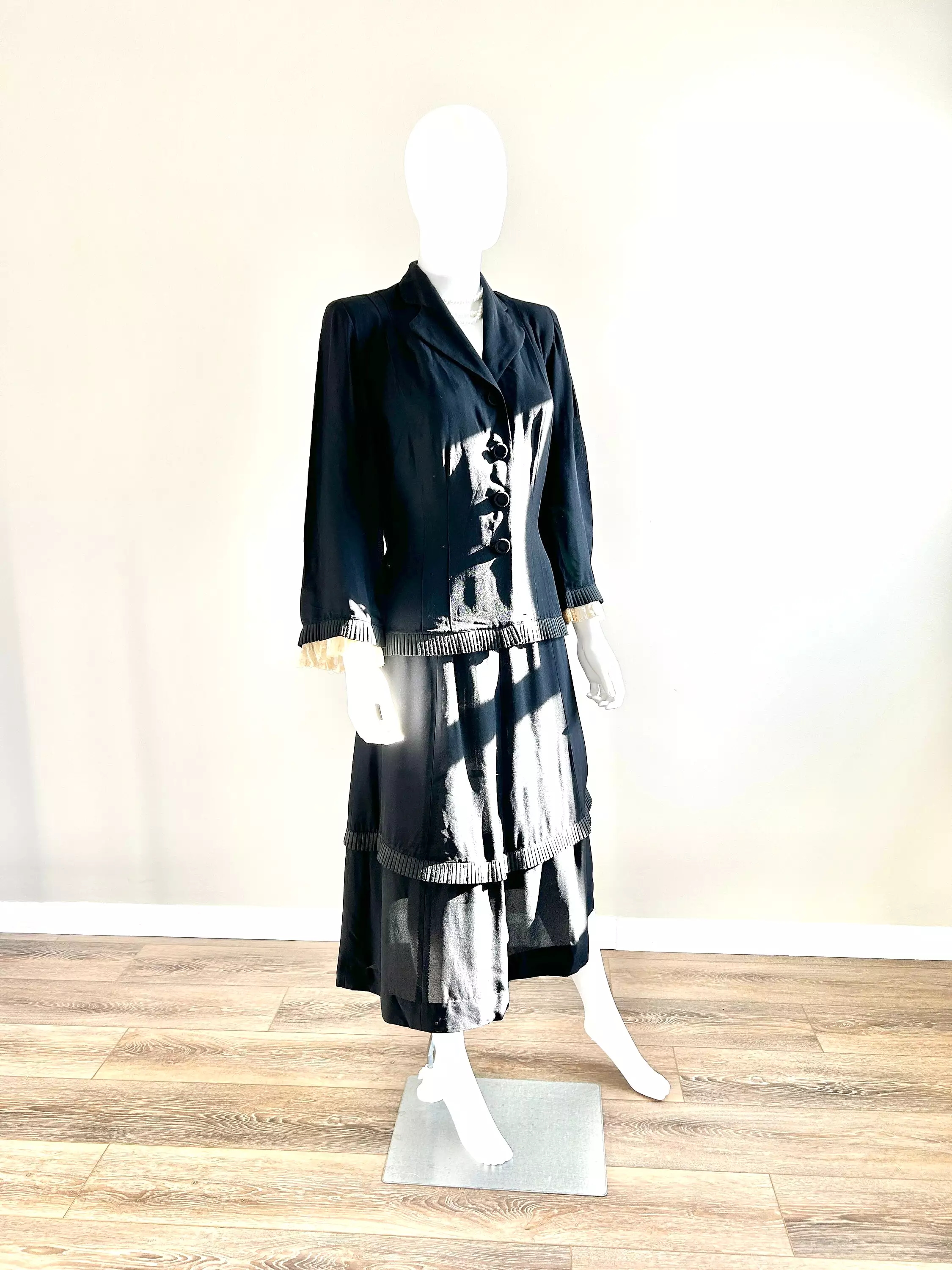 Vintage Early 1940s Black Rayon Skirt Suit / 40s Skirt and Blazer / Size S M